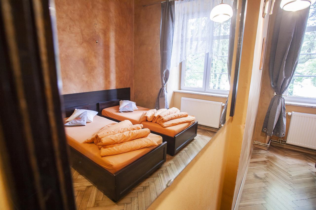 Momotown Privates Panzió Krakkó Kültér fotó